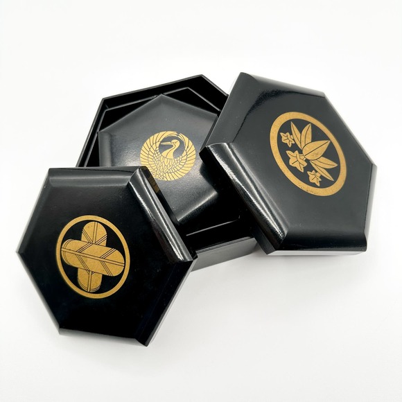 Vintage Nesting Black Lacquer Finish Boxes Hexagon Gold Print Set of Three Japan - Picture 3 of 13